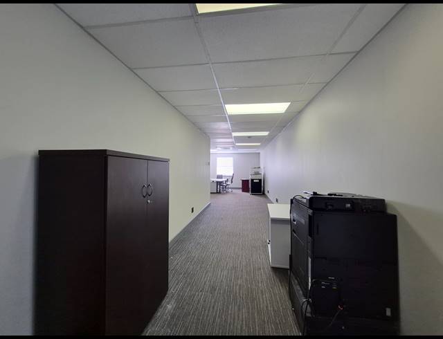 55M² OFFICE TO LET IN DUNKELD WEST